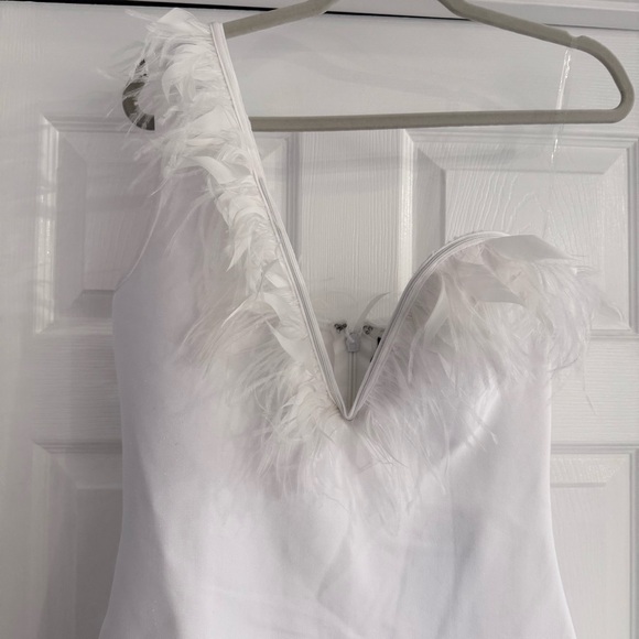 NWT FASHION NOVA LUXE White Alana One Shoulder Feather Midi Dress L - Picture 9 of 13
